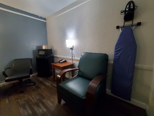 Relax Inn West Medical Center image 2