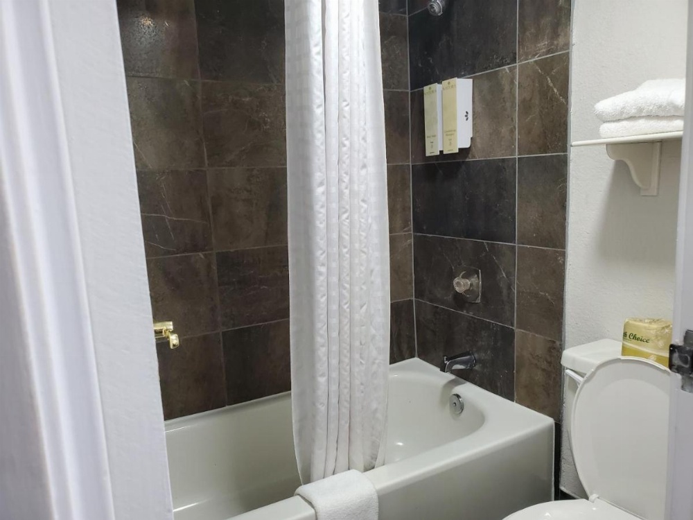 Relax Inn West Medical Center Image 19
