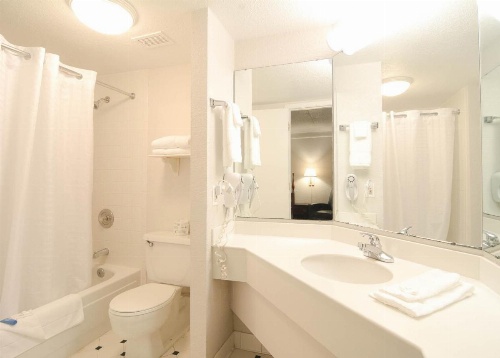 Relax Inn West Medical Center image 21